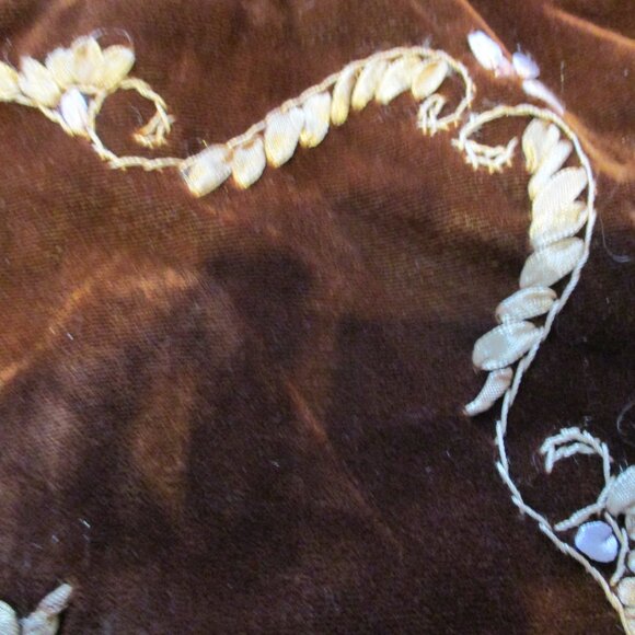 Brown velvet zippered cushion cover w/ ribbon embroidery No pillow incl. - Picture 3 of 7